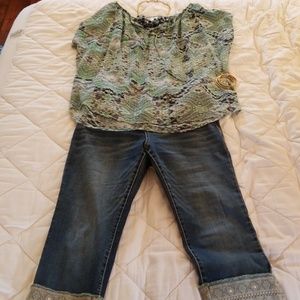 Cabi drapey animal print top